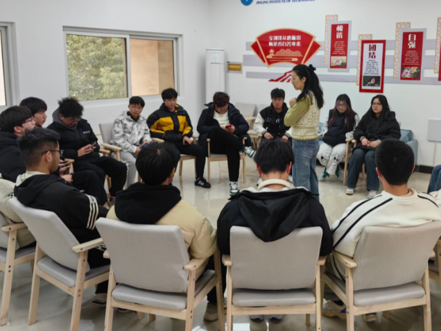 <b>升学断头路被系统性打通中职学生面前铺展开一条上升通道</b>